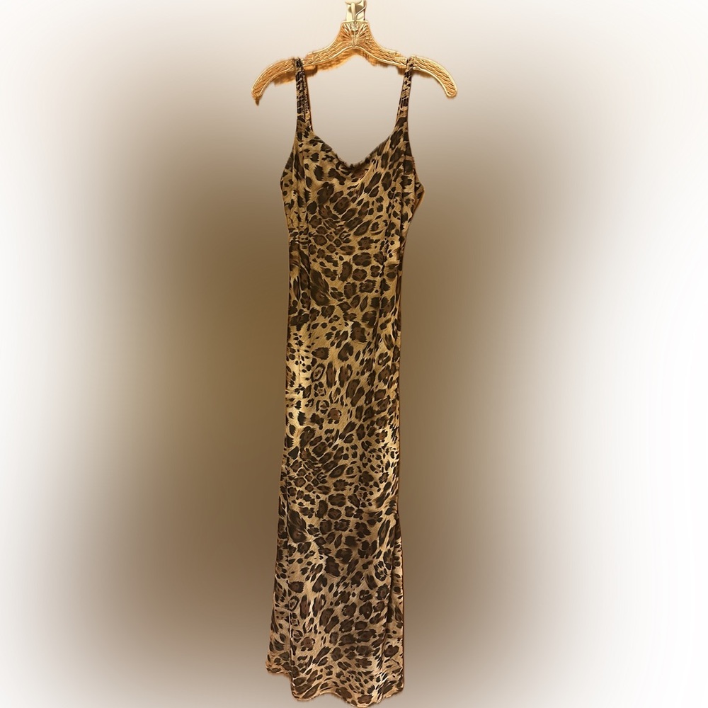 Jessica Howard Leopard Print Maxi Dress